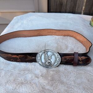 Vintage 1991 Siskiyou belt buckle With Eagle On a Leather Wrangler belt Size 36